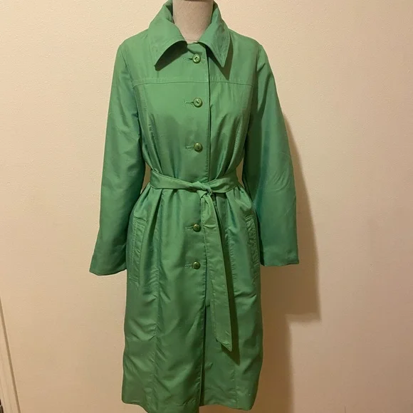 Kelly green rain jacket hotsell